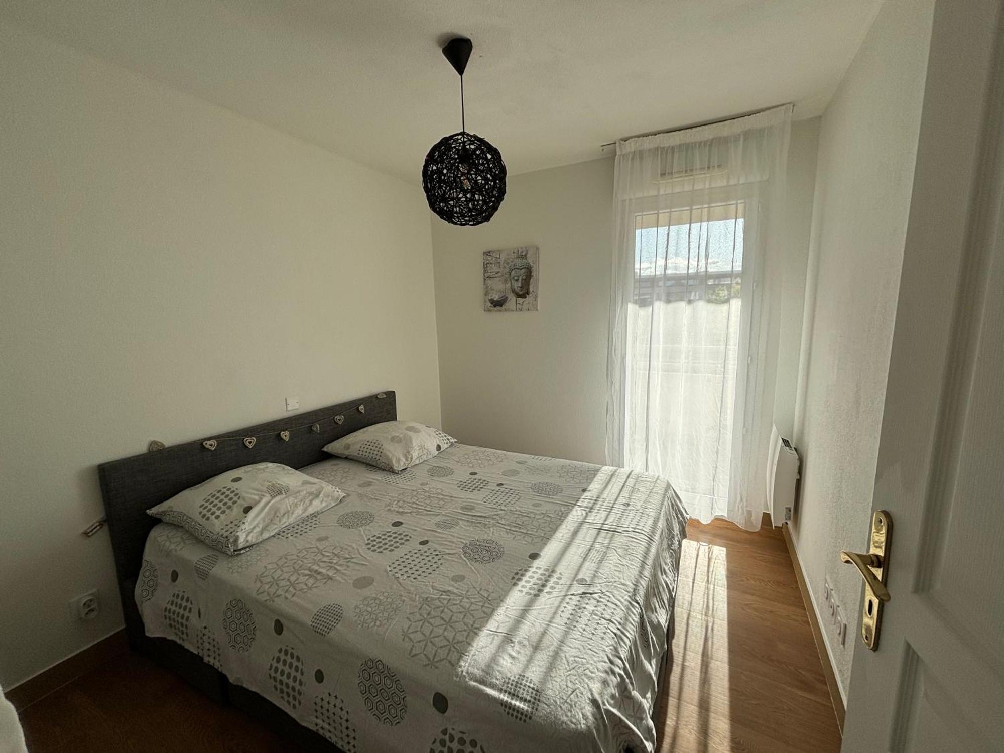 Location D'Un Superbe Appartement Avec Piscine 로크부른수르알젠스 외부 사진