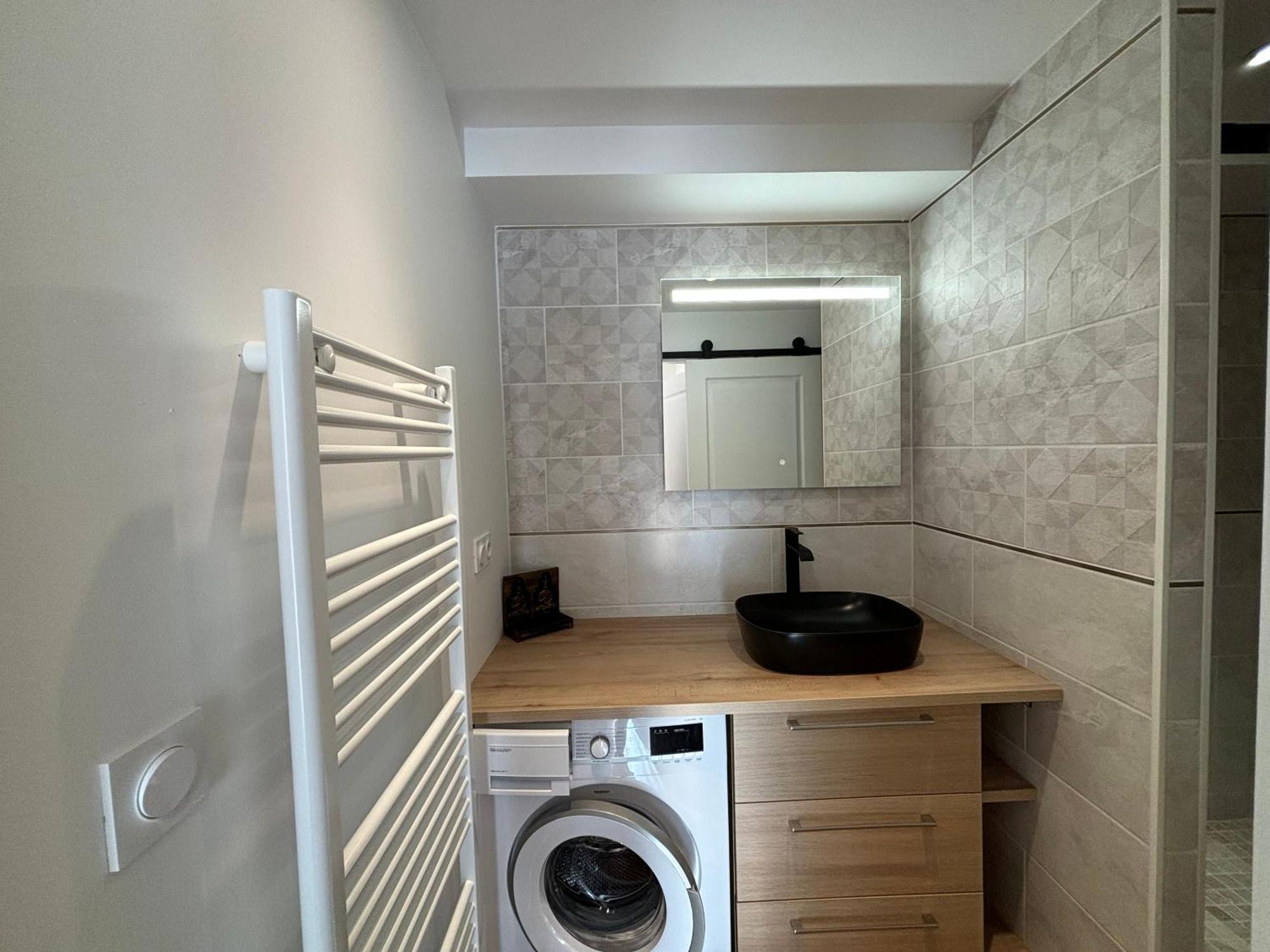 Location D'Un Superbe Appartement Avec Piscine 로크부른수르알젠스 외부 사진