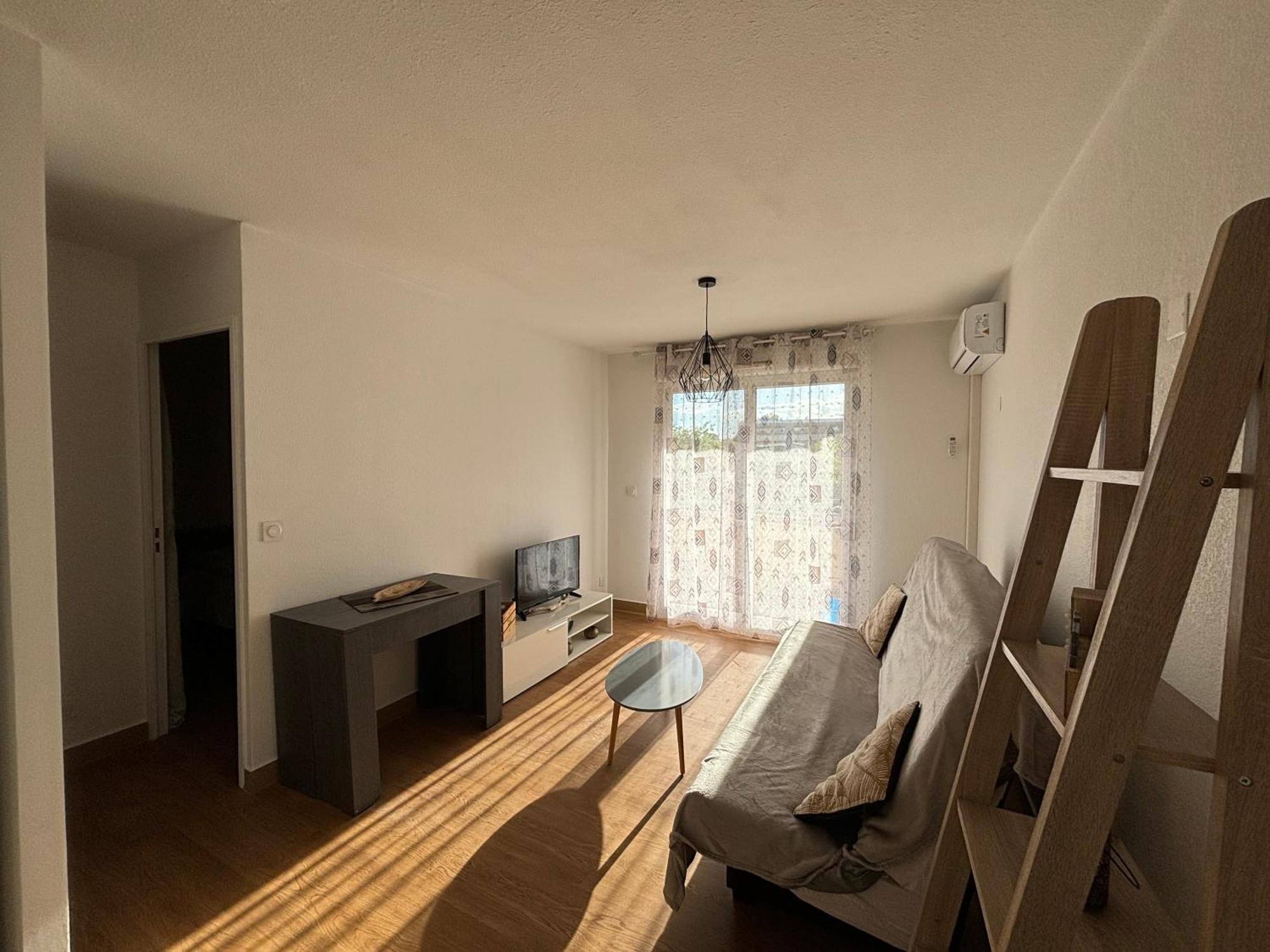 Location D'Un Superbe Appartement Avec Piscine 로크부른수르알젠스 외부 사진