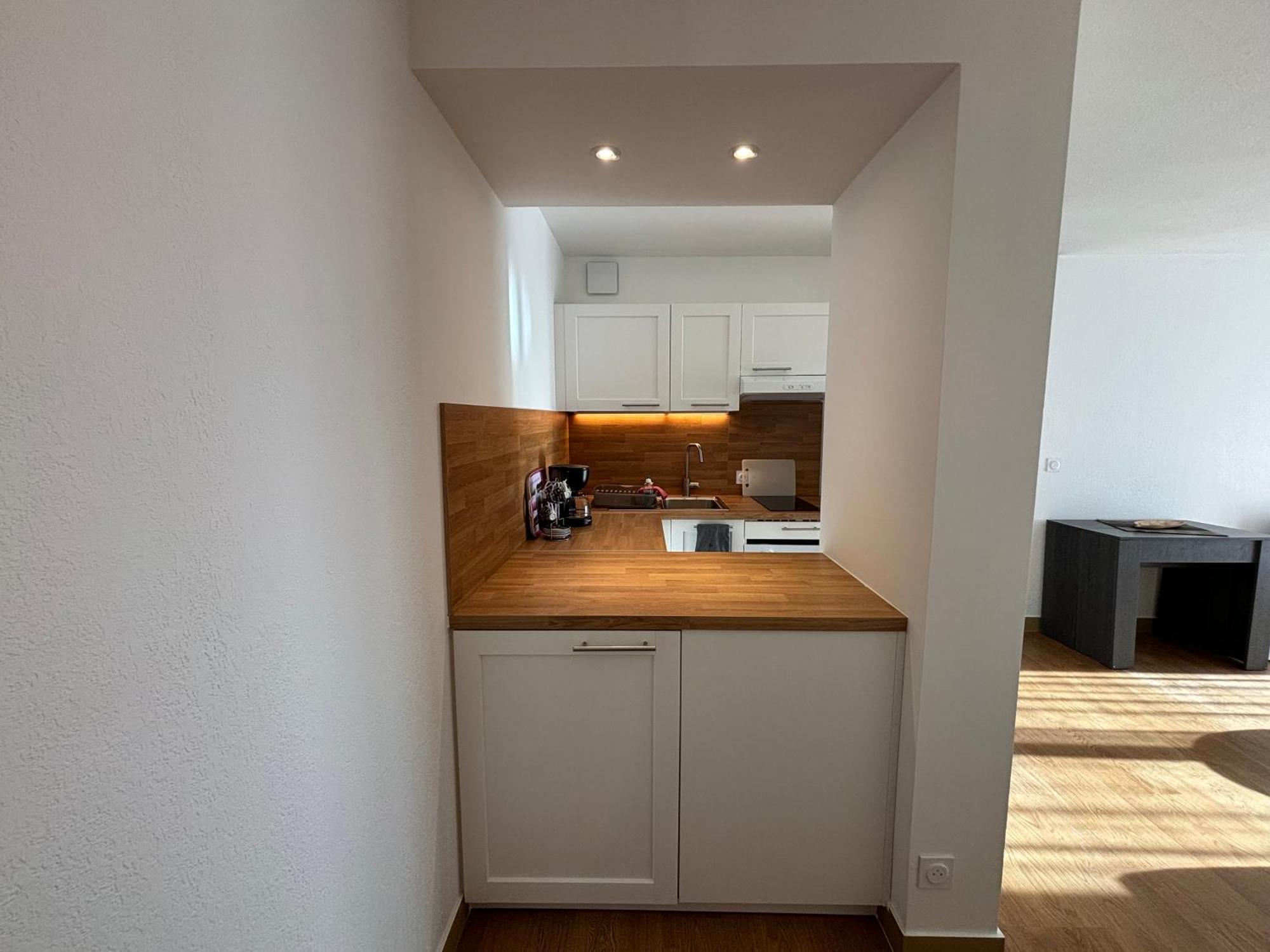 Location D'Un Superbe Appartement Avec Piscine 로크부른수르알젠스 외부 사진